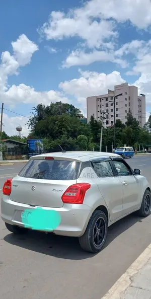Suzuki Swift 2022 Silver