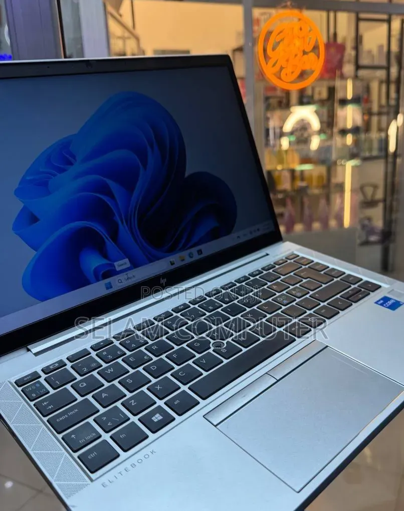 New Laptop HP EliteBook 840 G8 16GB Intel Core i5 SSD 256GB