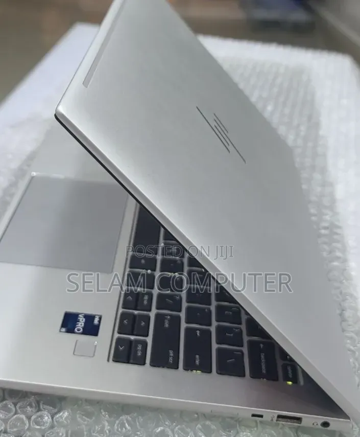 New Laptop HP EliteBook 840 G9 16GB Intel Core i5 SSD 512GB