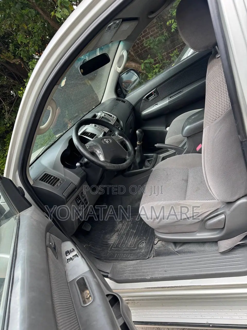Toyota Hilux 3.0 D-4D 4x4 2013 Gold