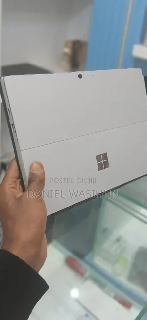 New Laptop Microsoft Surface Pro 7 8GB Intel Core i5 SSD 256GB