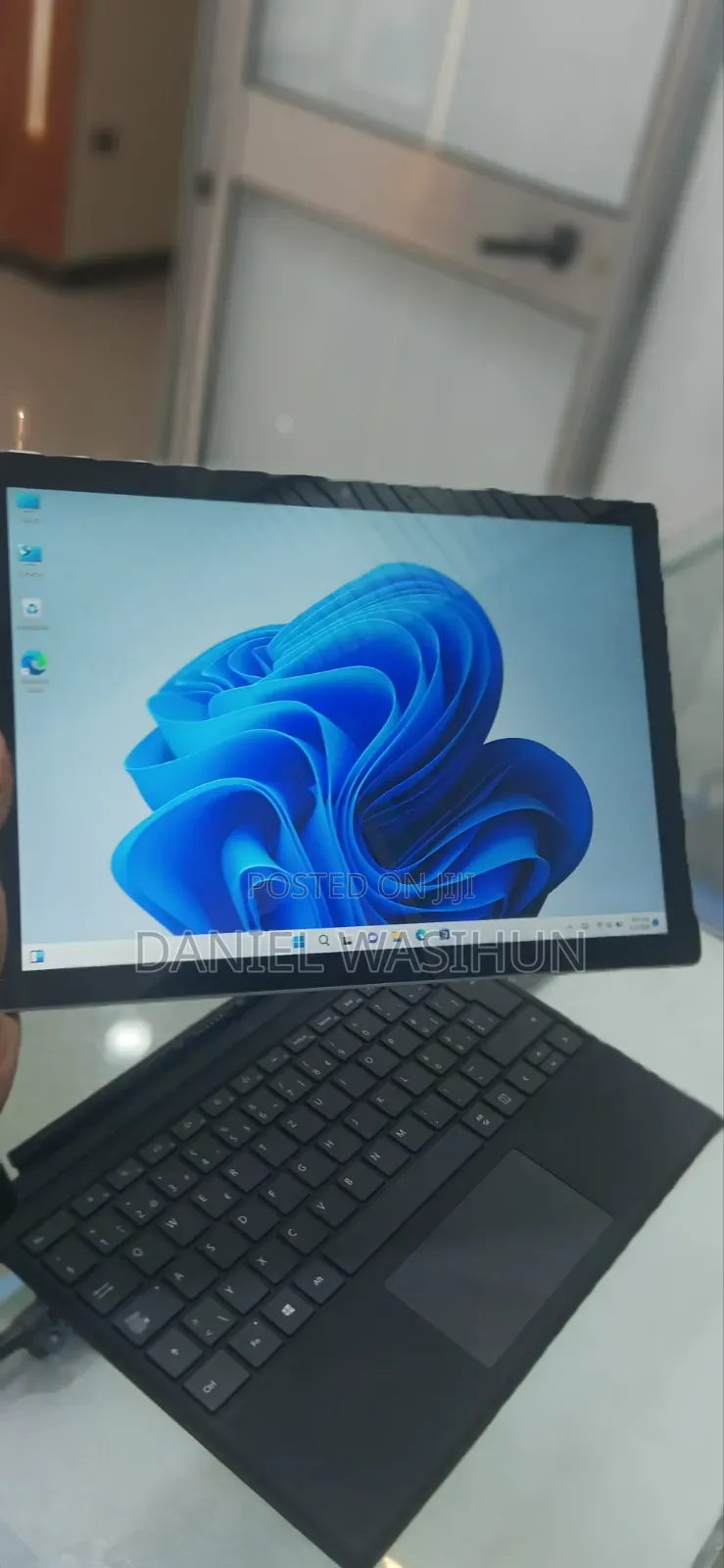 New Laptop Microsoft Surface Pro 7 8GB Intel Core i5 SSD 256GB
