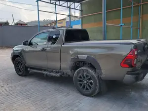 Toyota Hilux 2021 Gray