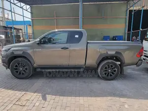 Toyota Hilux 2021 Gray