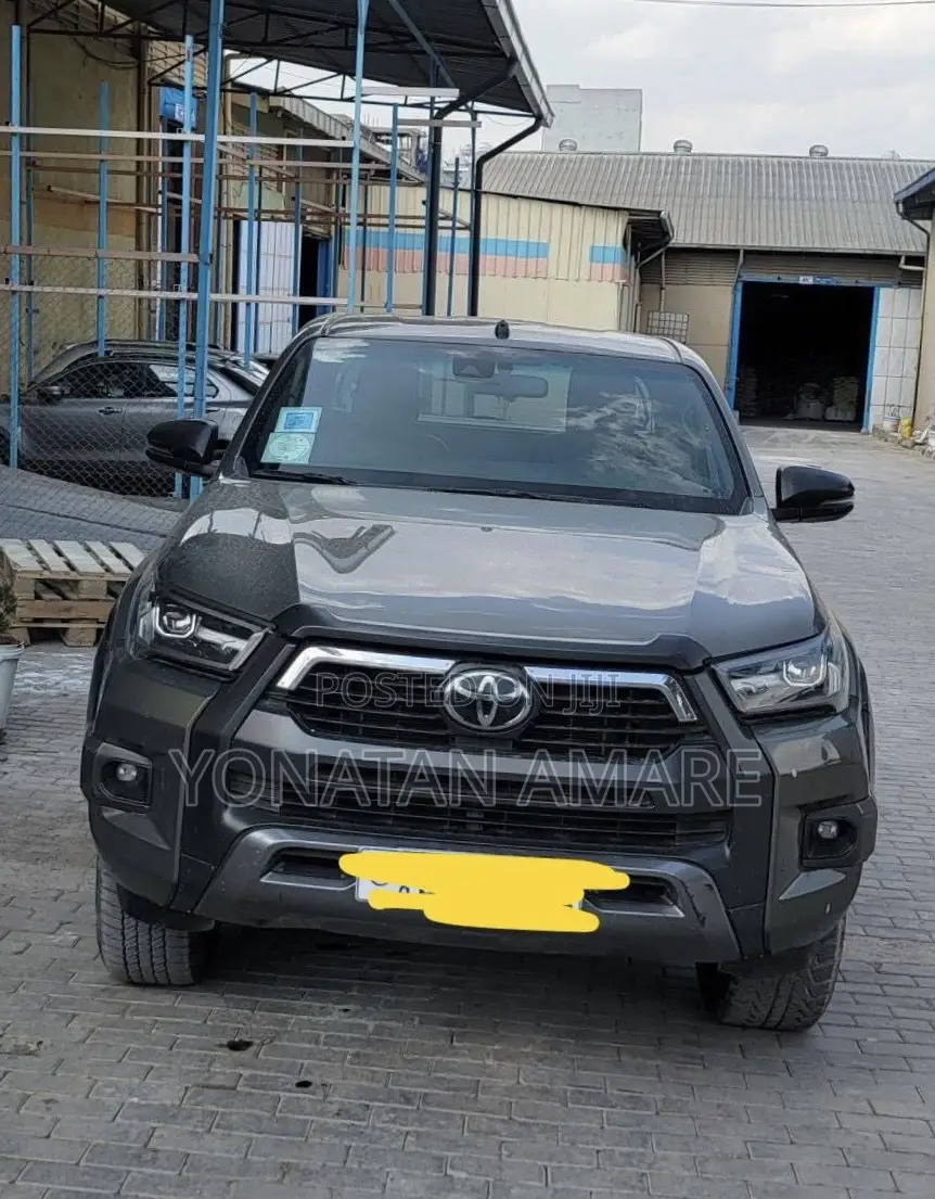 Toyota Hilux 2021 Gray