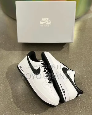 Nike Air Force 1 ’07 Low White/Black Unisex Fashion Sneaker