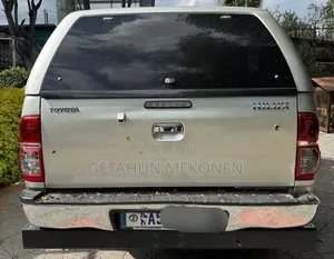 Toyota Hilux 2012 Gold