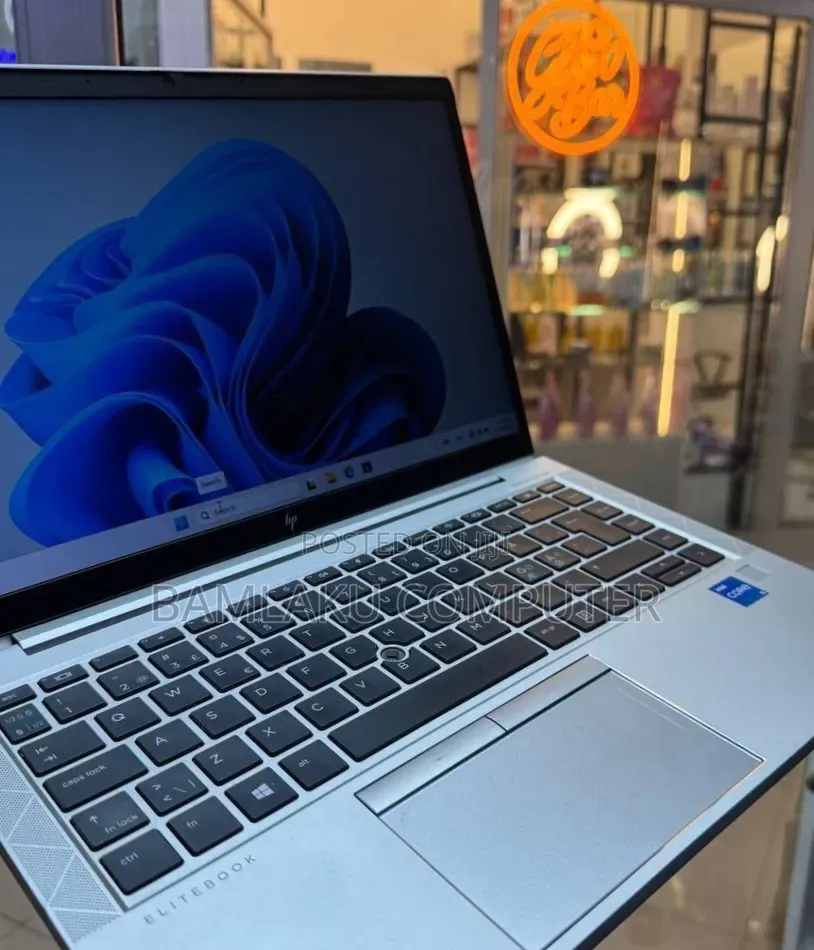 New Laptop HP EliteBook 840 G8 16GB Intel Core i5 SSD 256GB