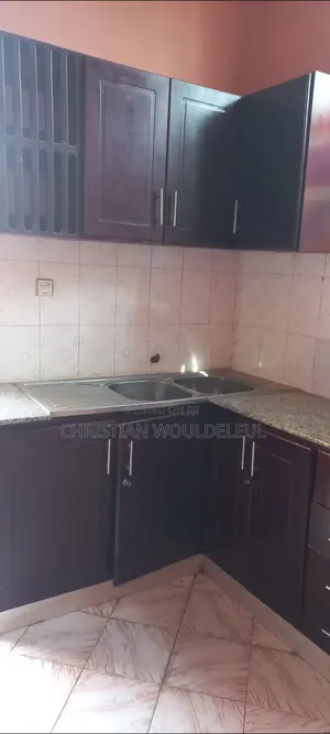 3bdrm House in L Shape House, East Shewa for sale
