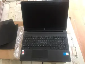 New Laptop HP 15-dw3031 8GB Intel Core i5 SSD 256GB