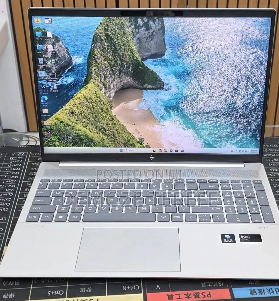 New Laptop HP Pavilion 15 16GB Intel Core Ultra 7 SSD 1T