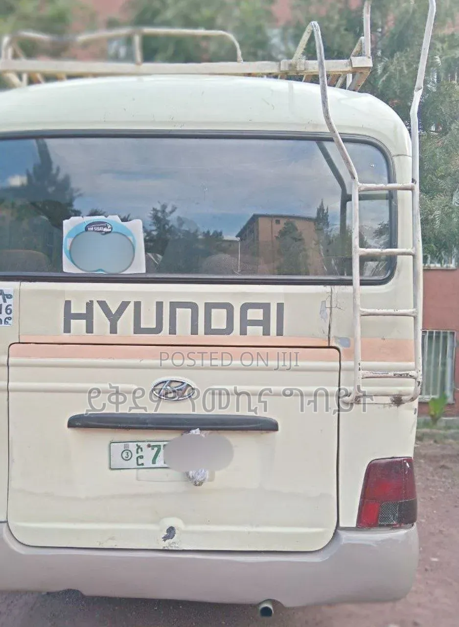 Hyundai Aero City 2003 Silver