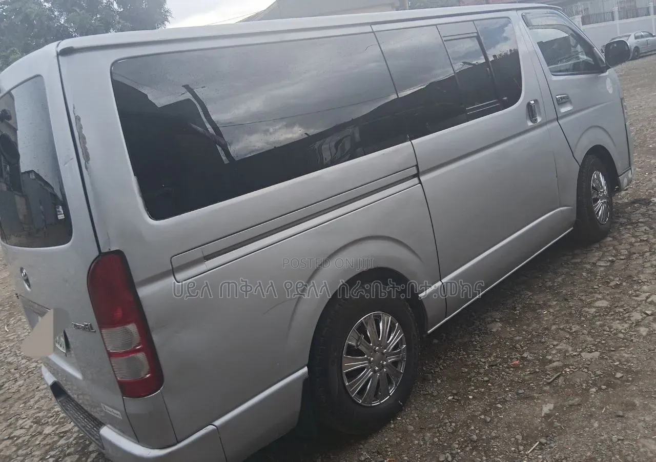 Toyota HiAce 2007 Silver