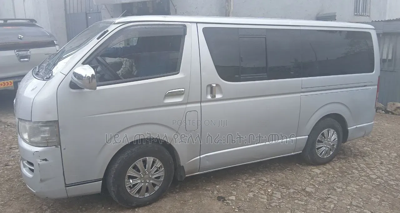 Toyota HiAce 2007 Silver