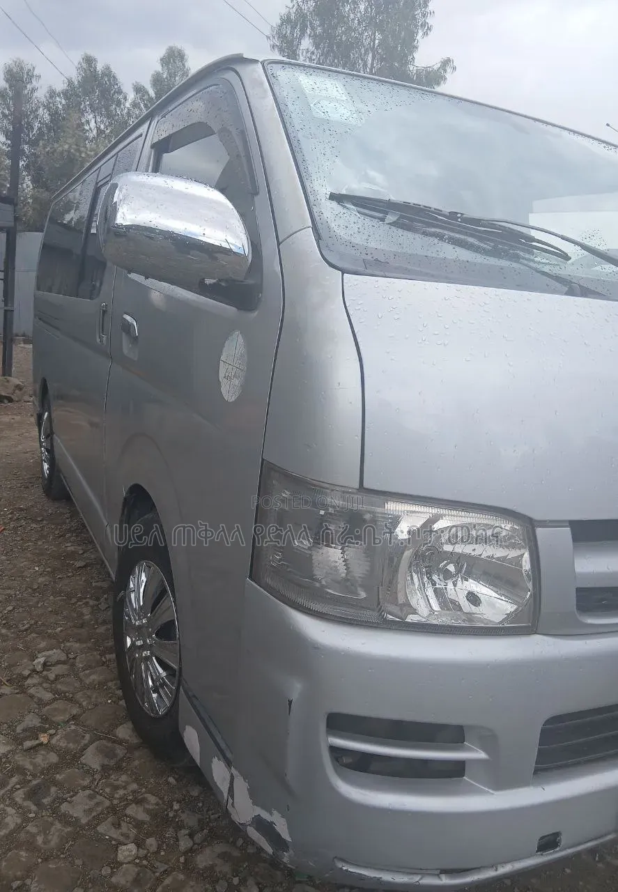 Toyota HiAce 2007 Silver