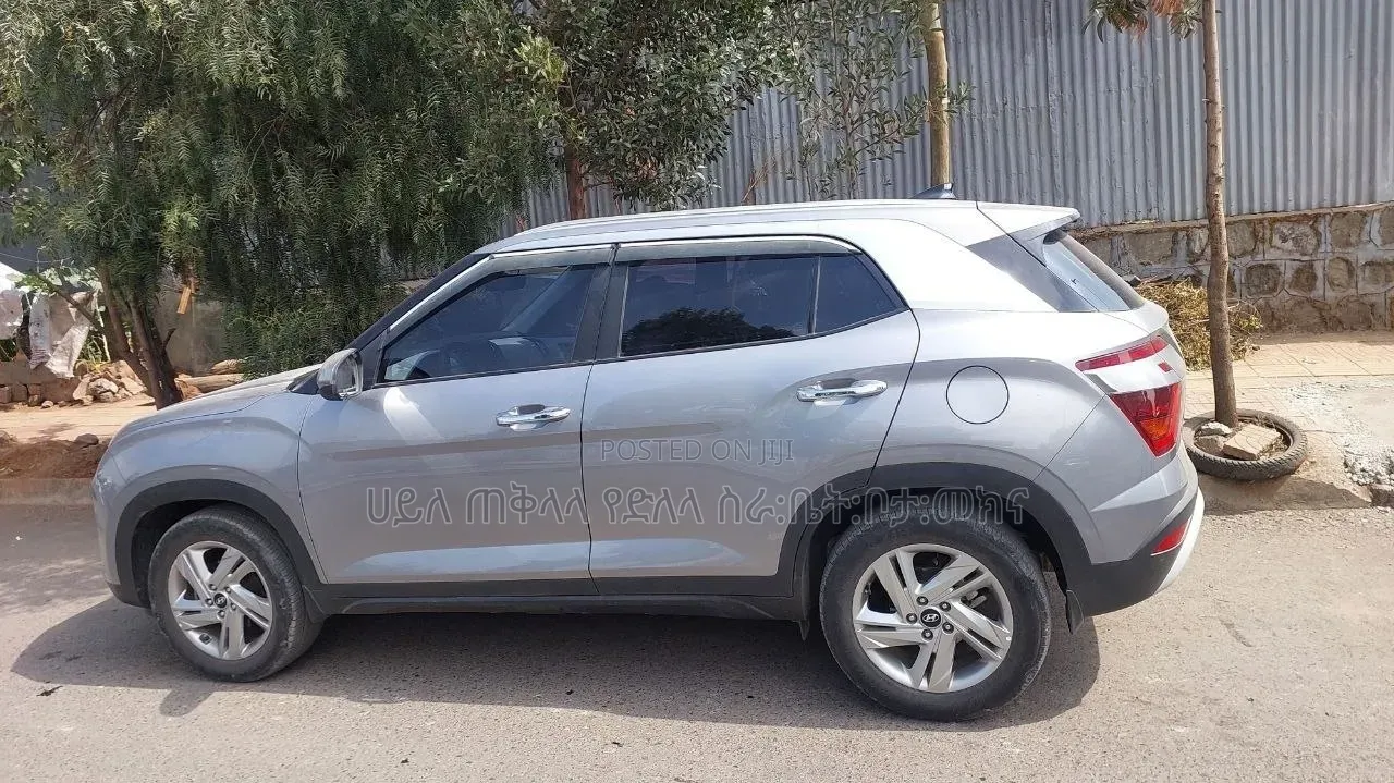 Hyundai Creta 2023 Silver
