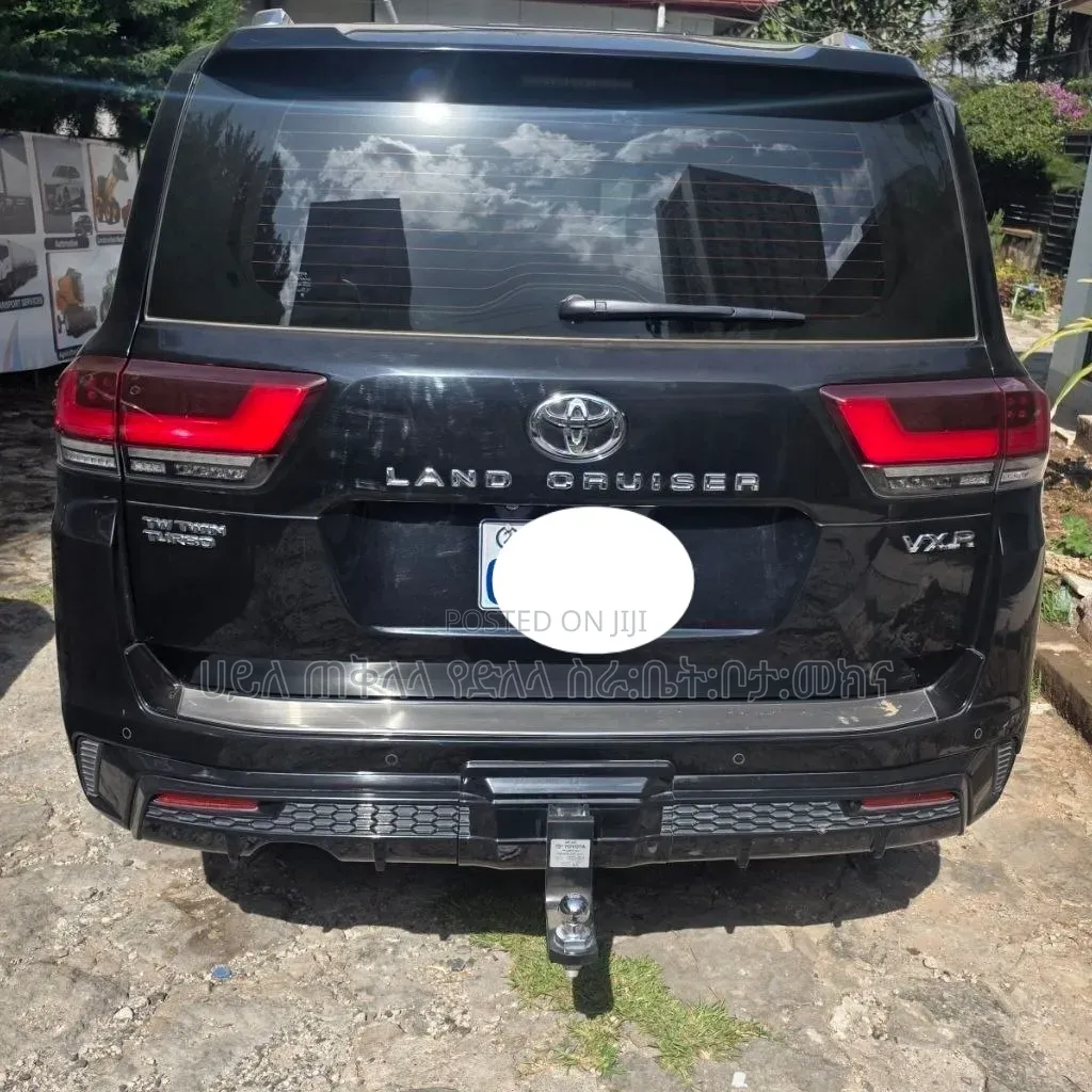 Toyota Land Cruiser 2023 Maroon