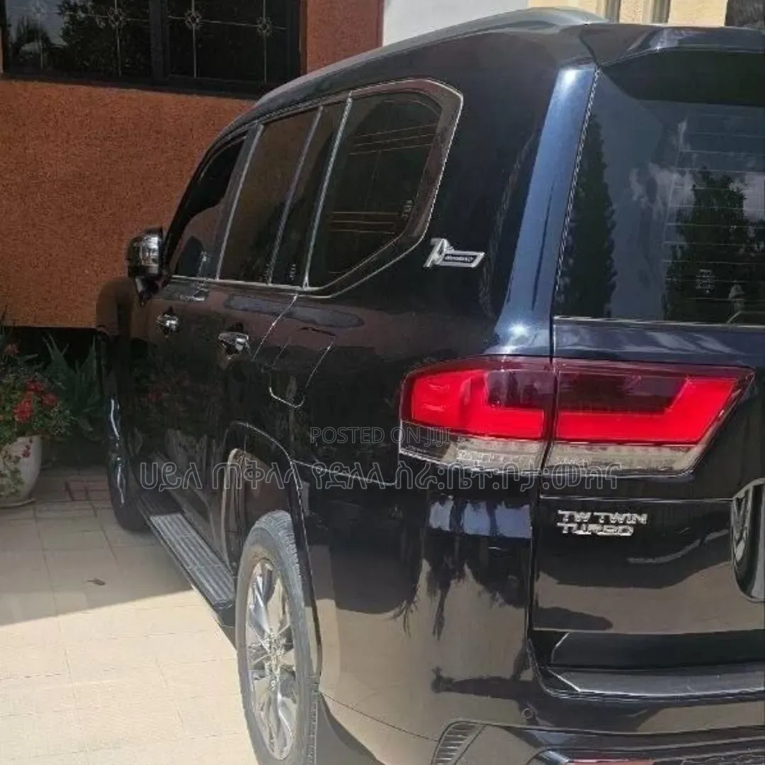 Toyota Land Cruiser 2023 Maroon