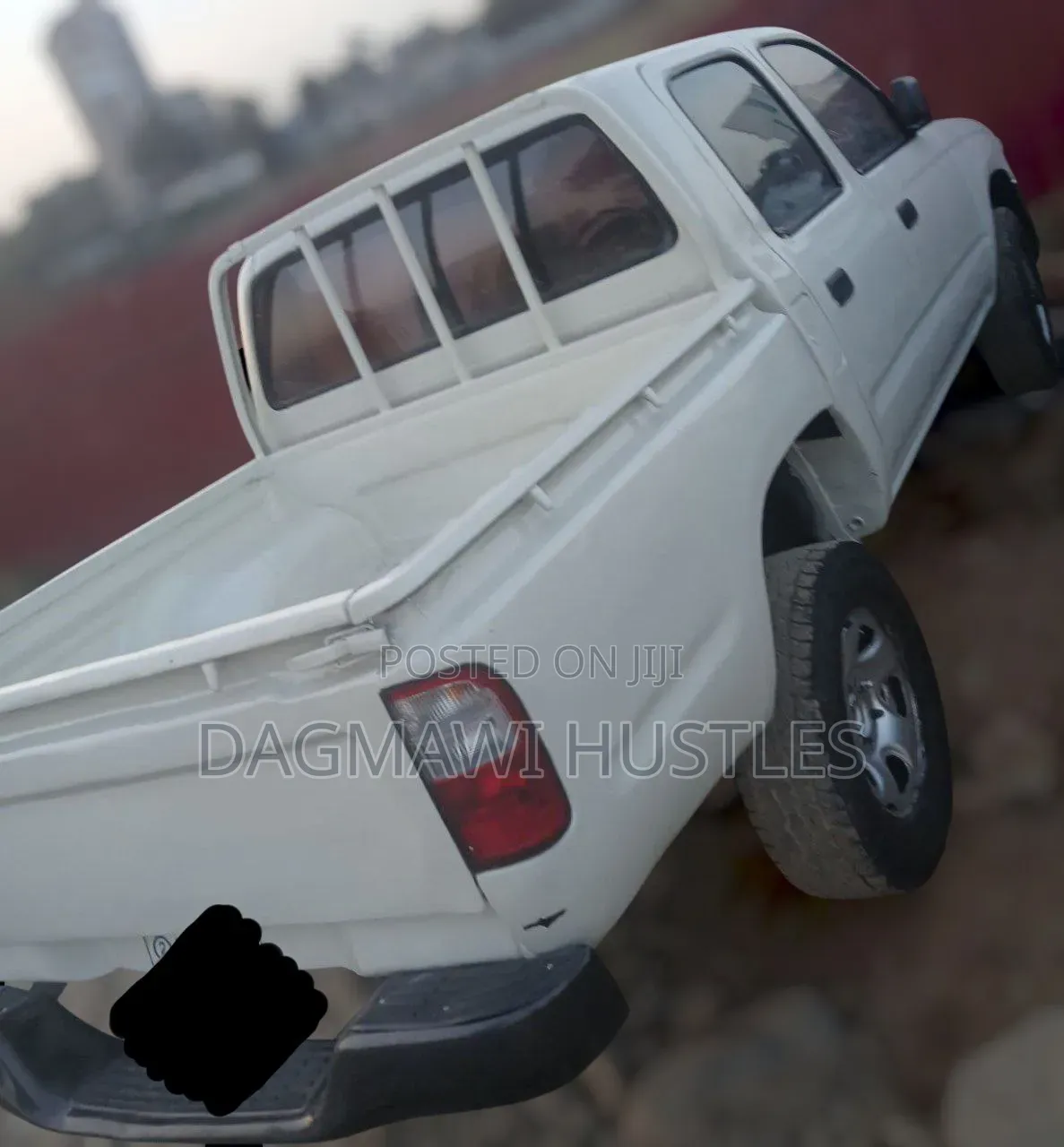 Toyota Hilux 2003 White