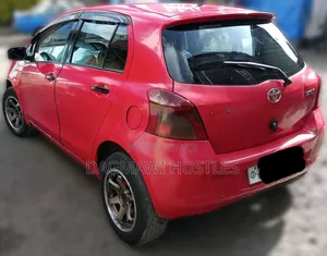 Toyota Yaris 1.0 VVT-i 2008 Red