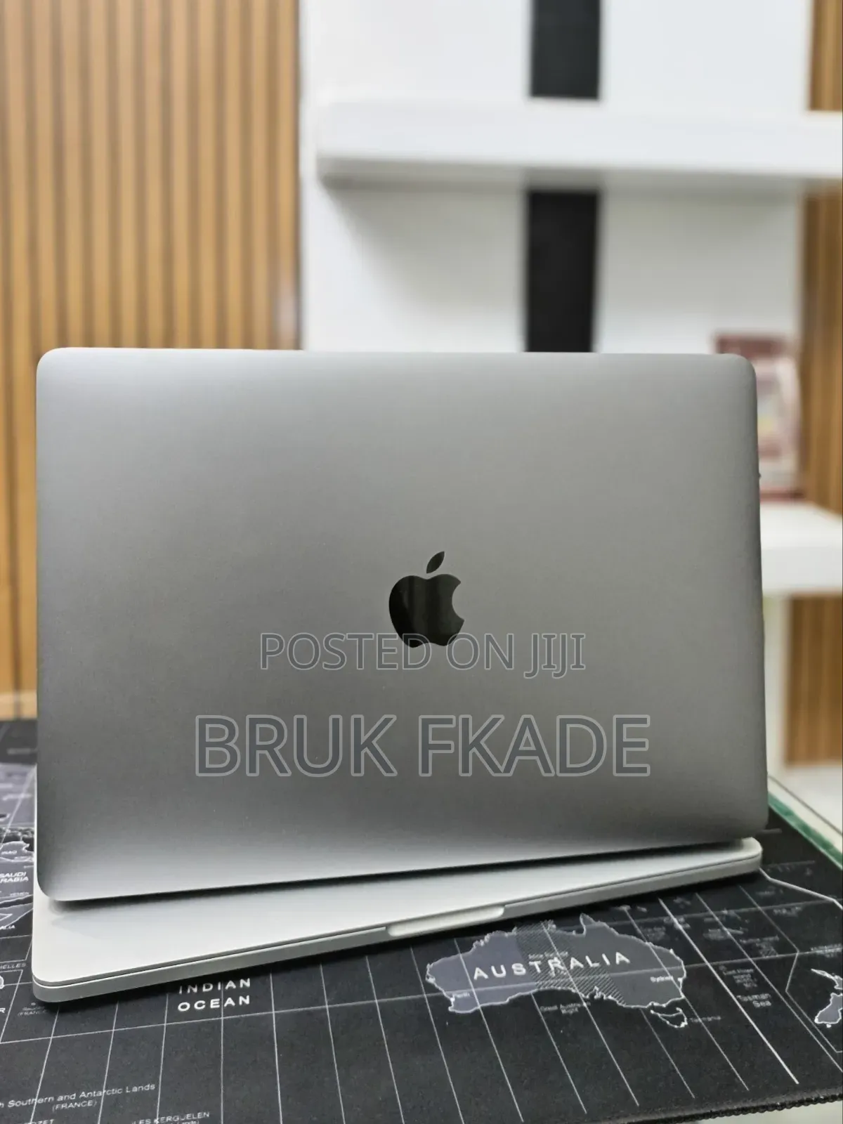 New Laptop Apple MacBook Pro 2017 16GB Intel Core i5 SSD 256GB