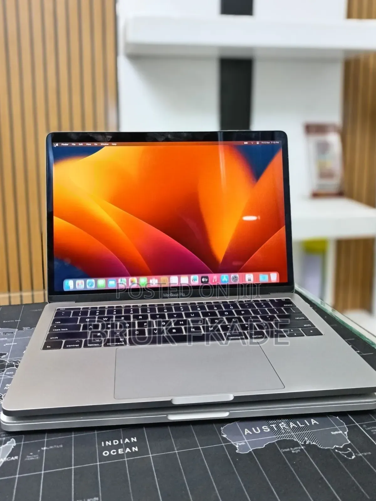New Laptop Apple MacBook Pro 2017 16GB Intel Core i5 SSD 256GB