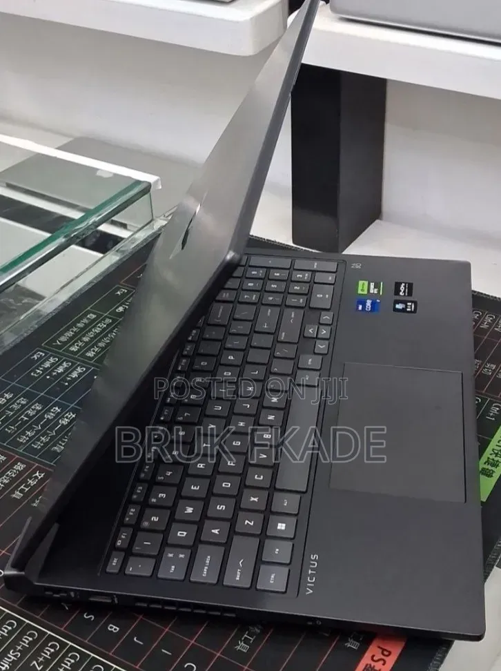 New Laptop HP Victus 16 16GB Intel Core i7 SSD 1T
