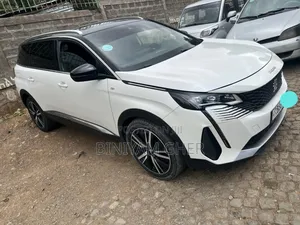 Peugeot 5008 2022 White
