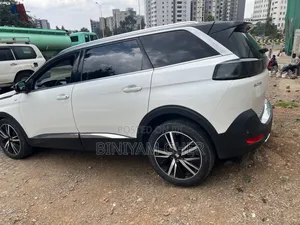 Peugeot 5008 2022 White