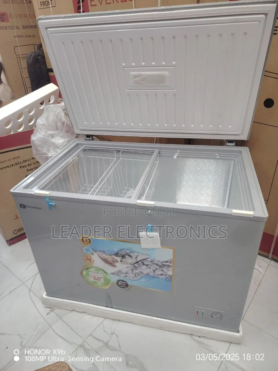 Everest Chest Freezer Model 430 – Large Capacity Freezing Storage