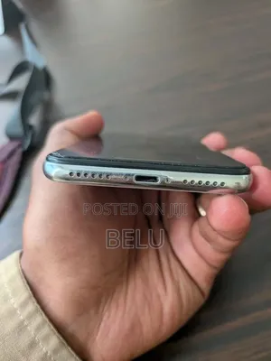 Apple iPhone X 64 GB White