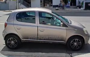 Toyota Vitz 2003 Silver