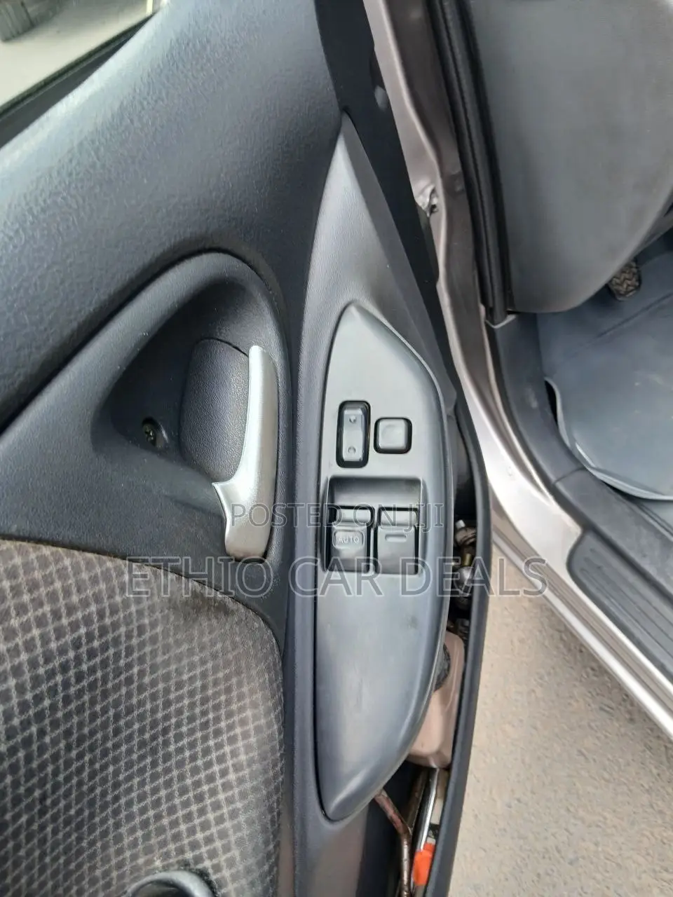 Toyota Vitz 2003 Silver