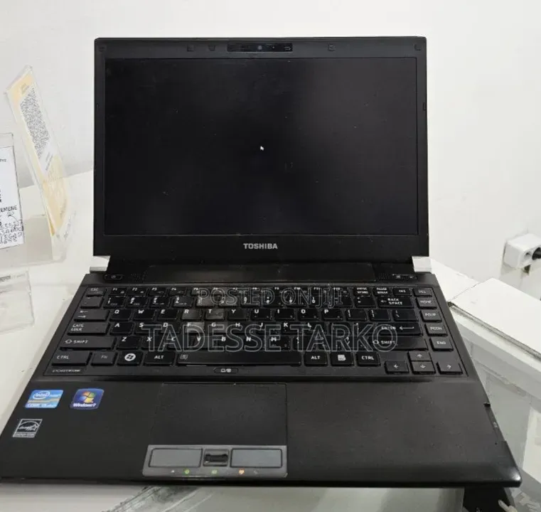 New Laptop Toshiba 4GB Intel Core i5 HDD 256GB