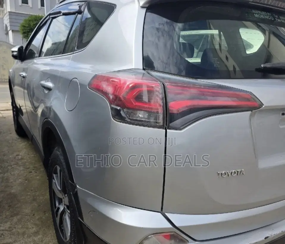 Toyota RAV4 2016 Silver