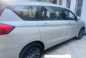 Suzuki Ertiga 2021 Silver