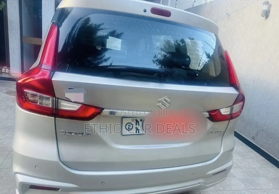 Suzuki Ertiga 2021 Silver