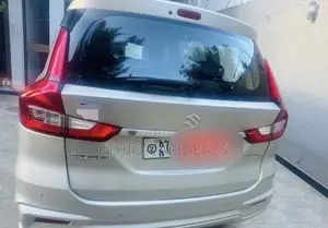 Suzuki Ertiga 2021 Silver