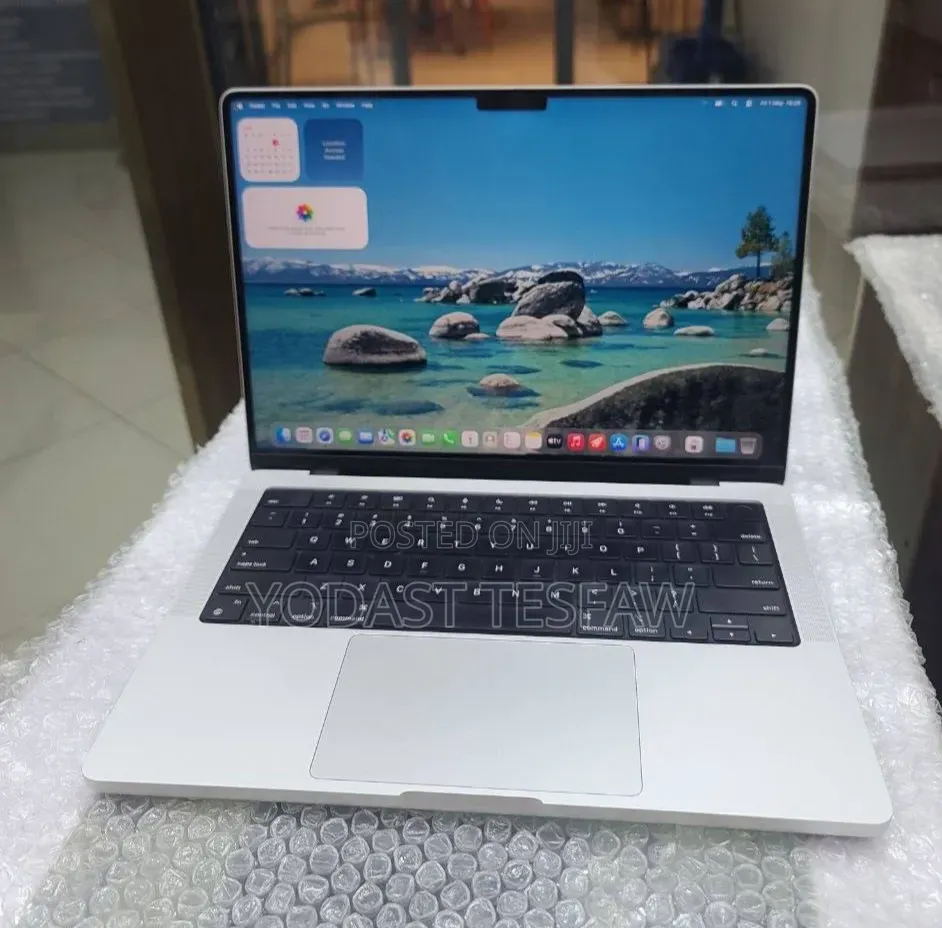 New Laptop Apple MacBook Pro M1 16GB Intel Core i7 SSD 512GB