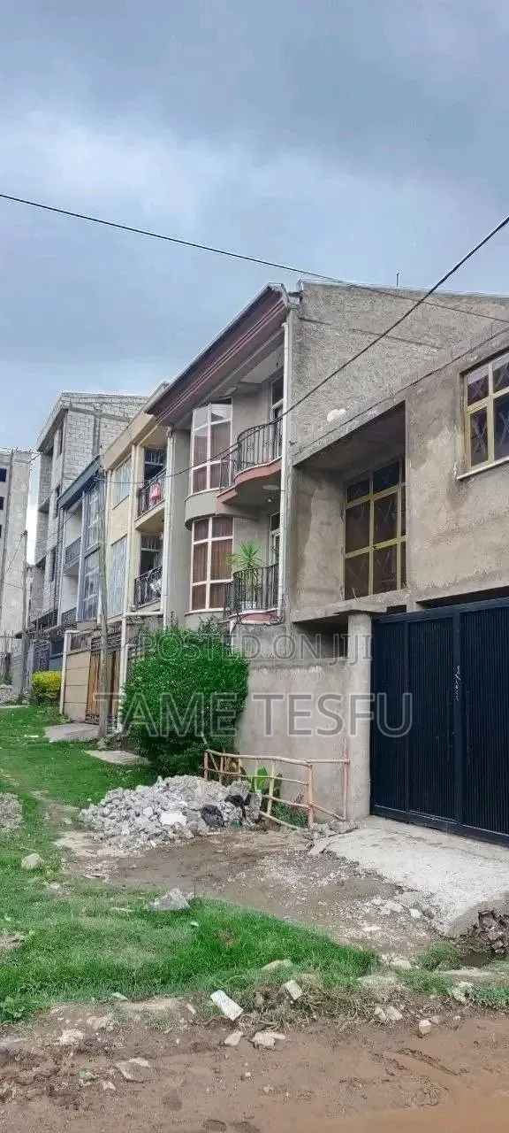 Furnished 4bdrm House in ጋርመንት, Bole for sale