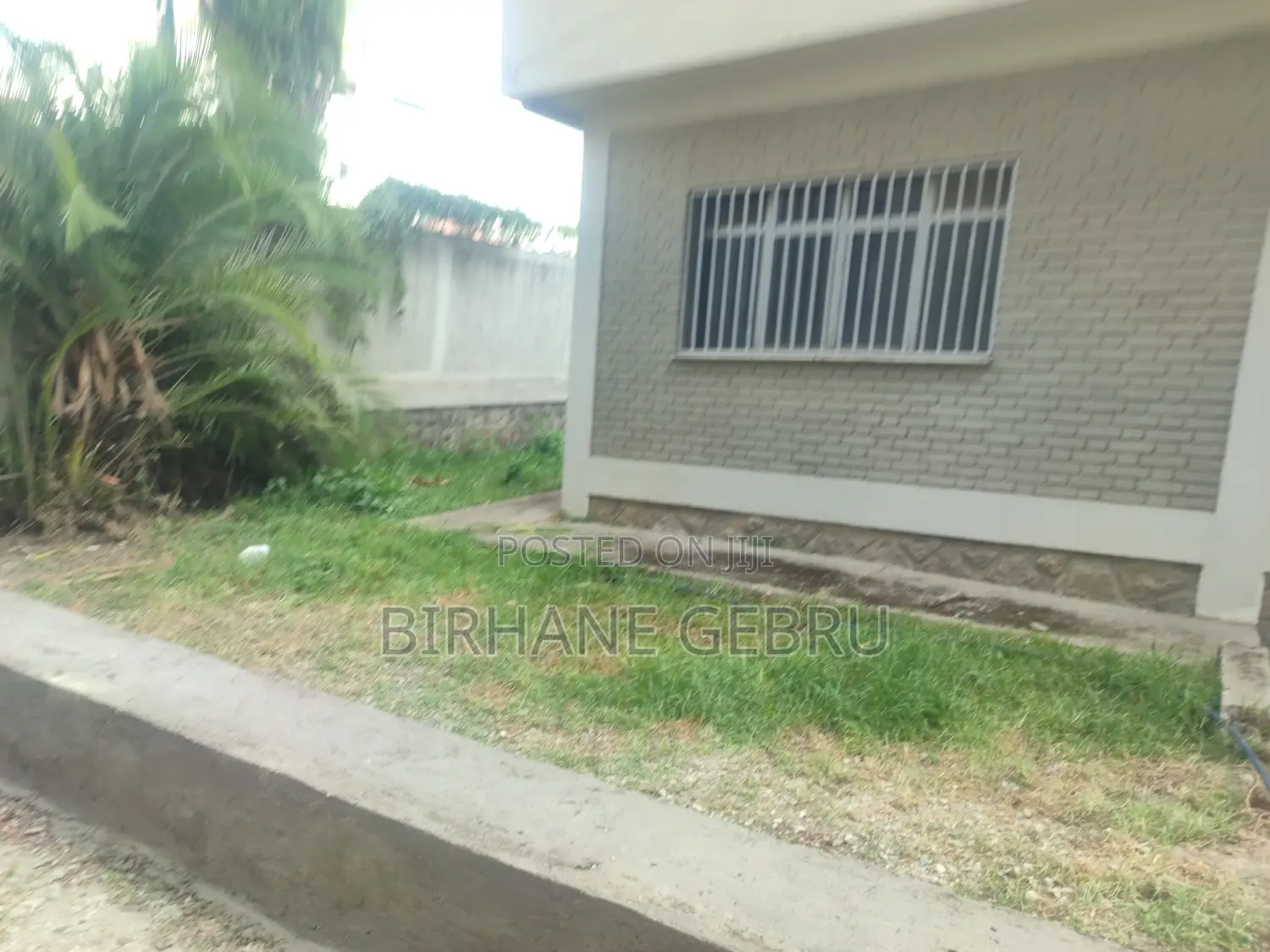 Villa House Rent for Resturant Berger Car Show Room