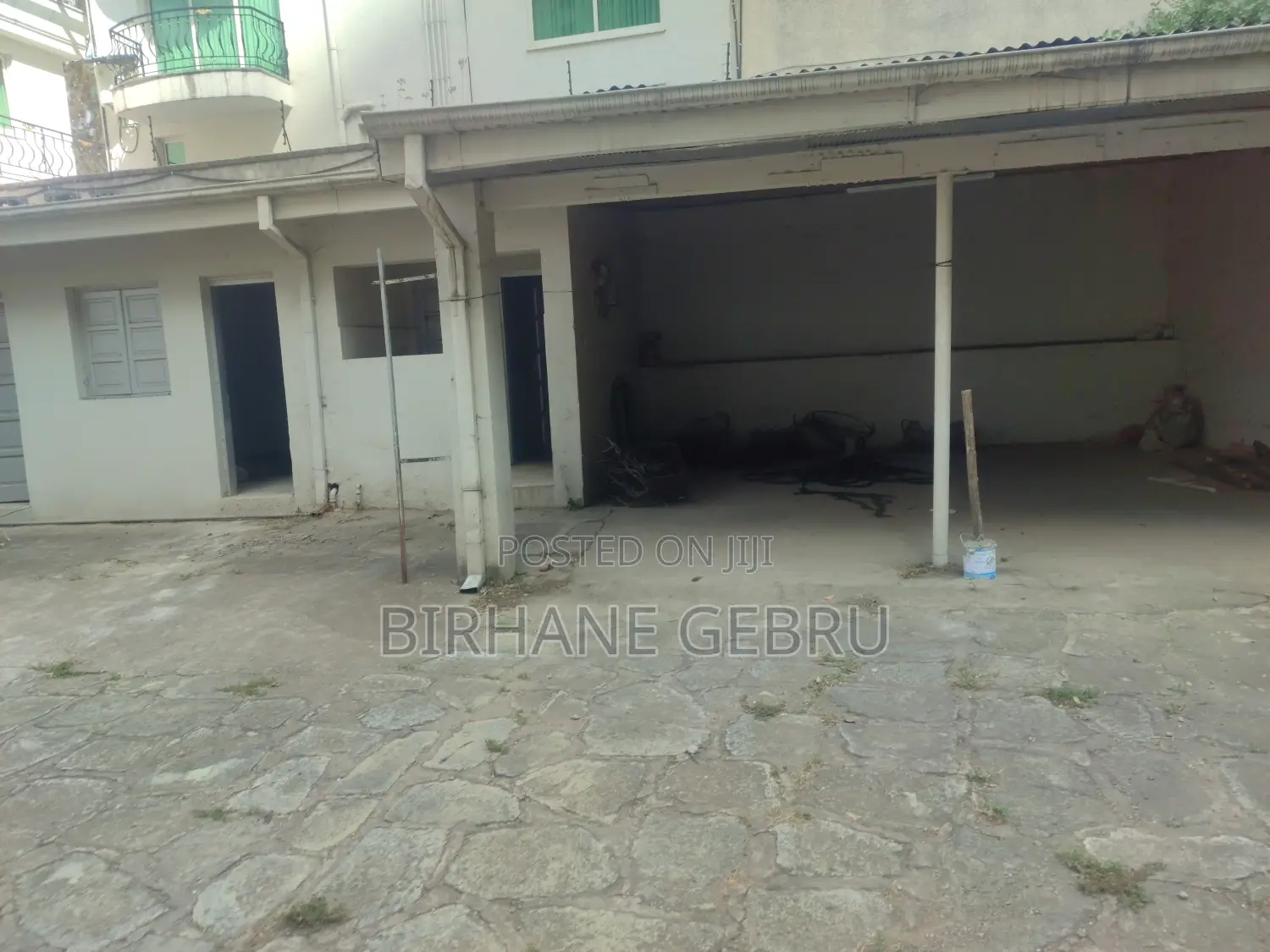 Villa House Rent for Resturant Berger Car Show Room