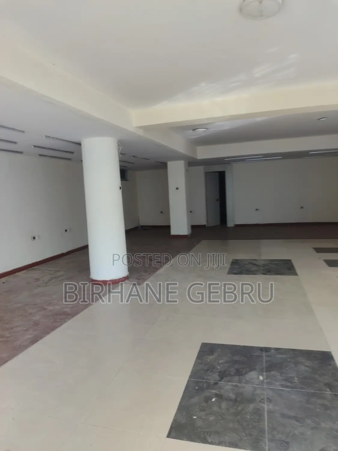 Villa House Rent for Resturant Berger Car Show Room