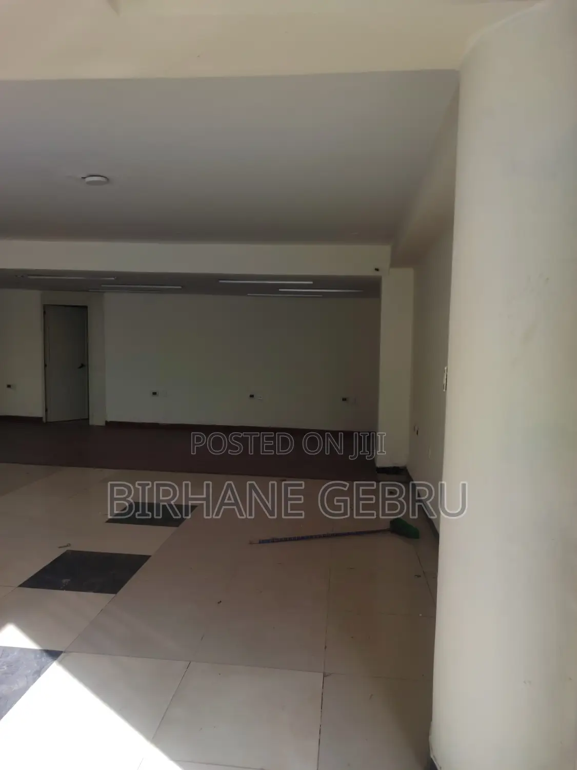 Villa House Rent for Resturant Berger Car Show Room