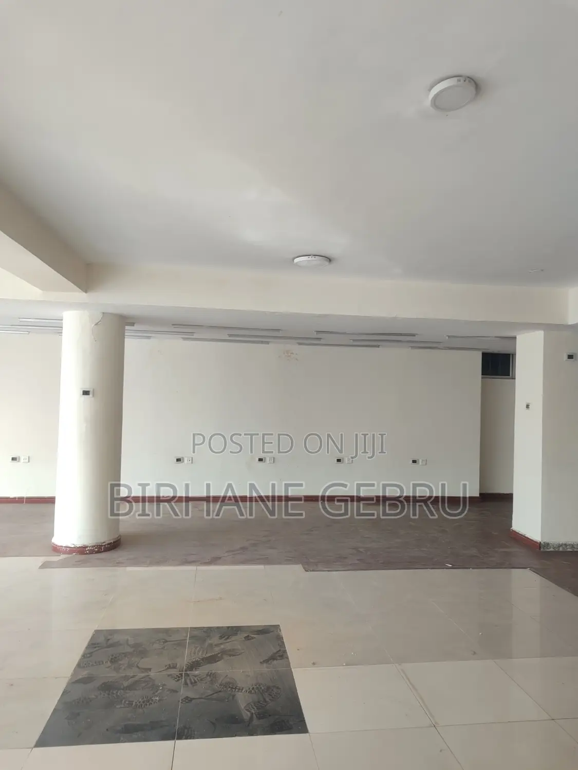Villa House Rent for Resturant Berger Car Show Room