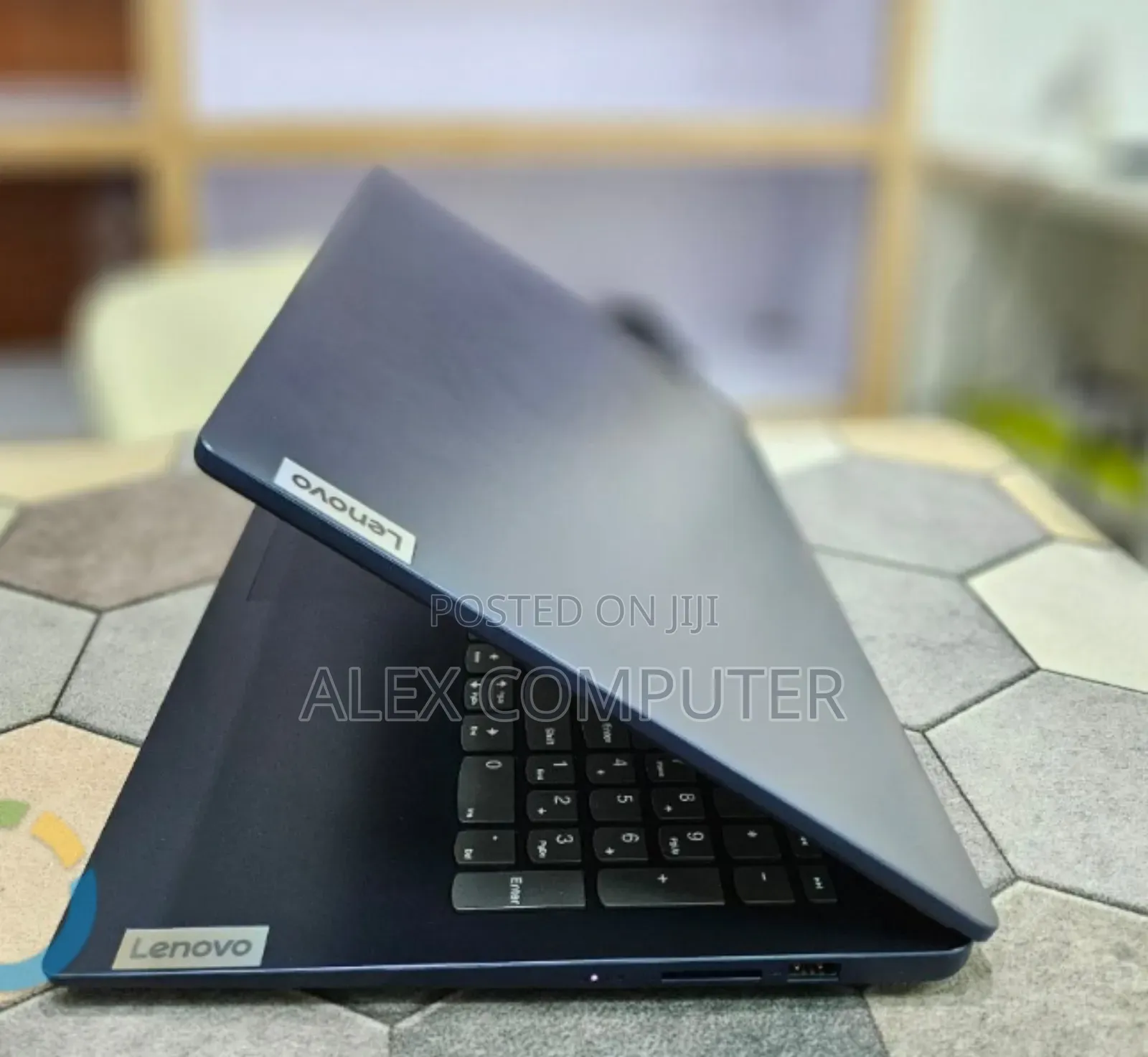 New Laptop Lenovo 8GB AMD Ryzen 5 SSD 512GB