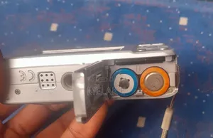 Aigo Dc-V1018 Digital Camera