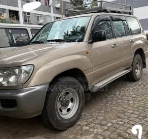 Toyota Land Cruiser 2006 White