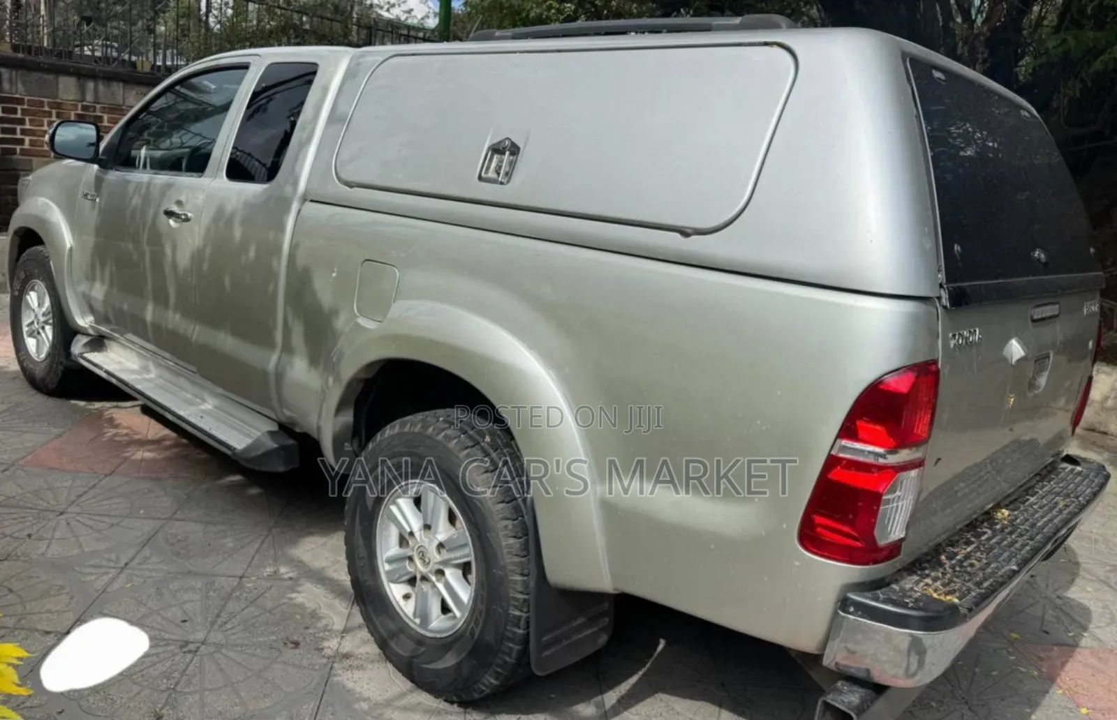 Toyota Hilux 2013 Silver