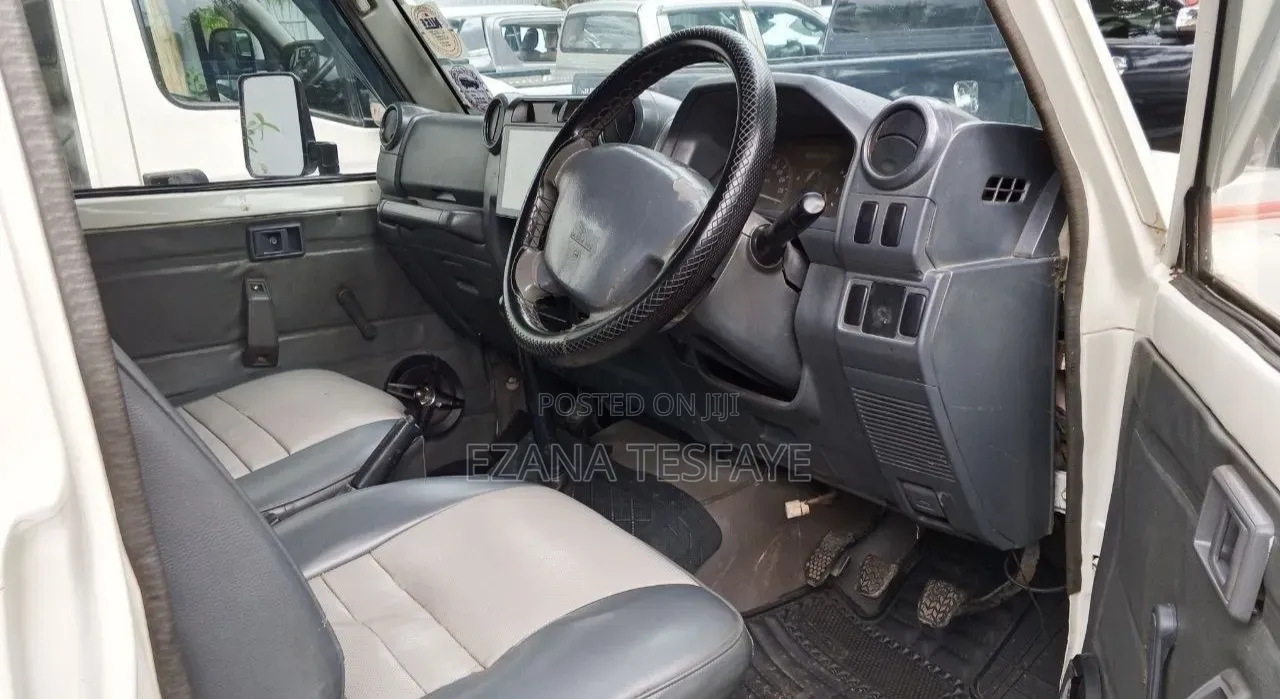Toyota Land Cruiser 2009 White